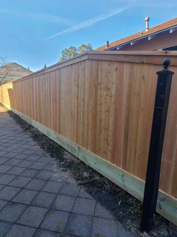 Wood fence styles that are popular in Pearland TX